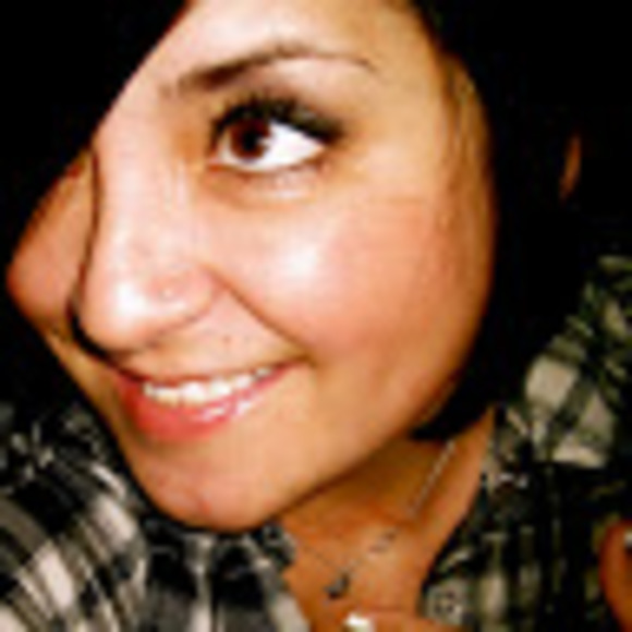 Meet your Posher, Alison - Picture 1 of 1